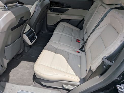 Used 2025 Lincoln Nautilus Reserve AWD/4WD image 28
