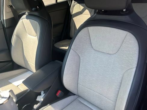 Used 2025 Kia Niro FWD image 11
