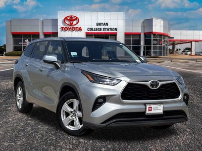 Used 2024 Toyota Highlander LE