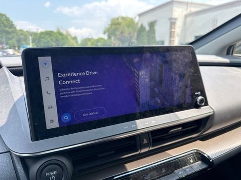 Used 2023 Toyota Prius XLE FWD image 10