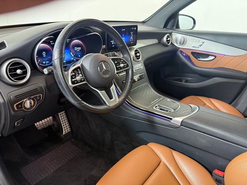 Used 2020 Mercedes-Benz GLC 300 4MATIC image 4