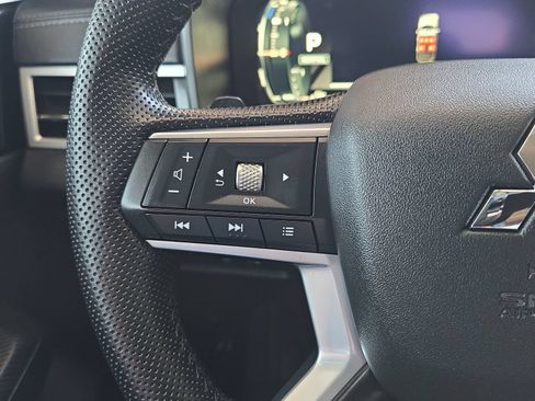 Used 2025 Mitsubishi Outlander SE AWD/4WD image 19