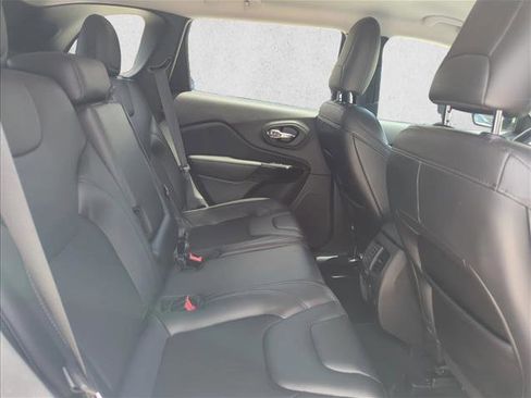 Used 2020 Jeep Cherokee Latitude Plus FWD image 22