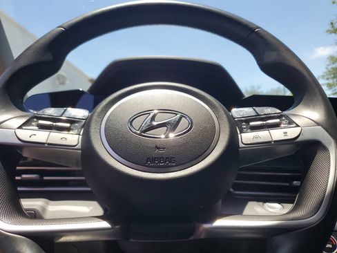 Used 2022 Hyundai Elantra Limited w/ Cargo Package FWD image 24