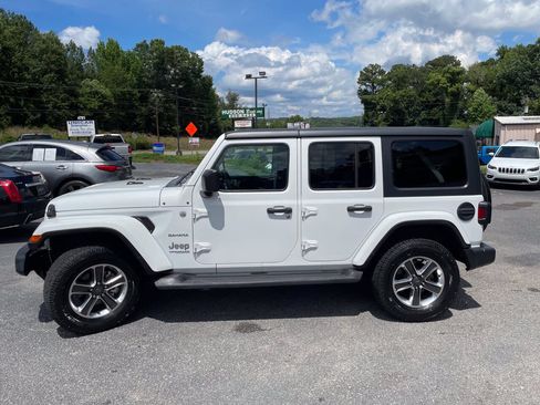 Used 2019 Jeep Wrangler Unlimited Sahara AWD/4WD image 2