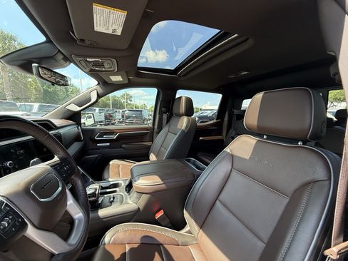 Used 2023 GMC Sierra 1500 Denali w/ Technology Package AWD/4WD image 23