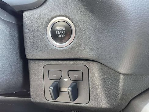 Used 2023 Toyota Tundra Limited AWD/4WD image 29
