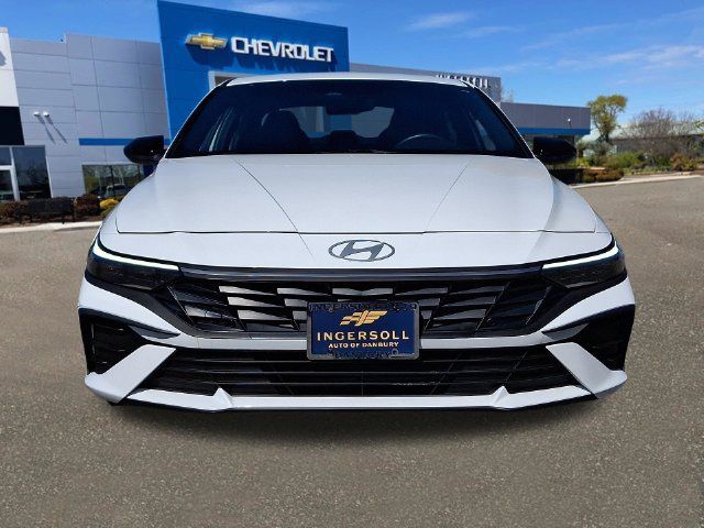 Used 2025 Hyundai Elantra Sport FWD image 23