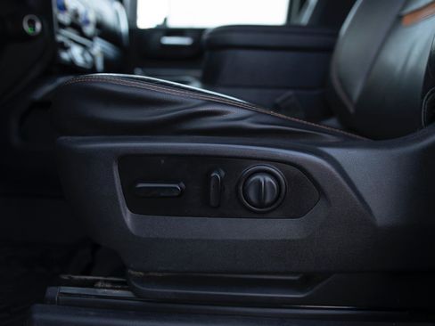 Used 2020 GMC Sierra 2500 AT4 w/ Technology Package image 12