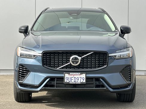 Certified 2025 Volvo XC60 T8 Plus w/ Protection Package Premier image 8