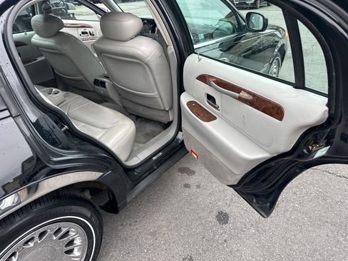 Used 2002 Lincoln Town Car Cartier image 39