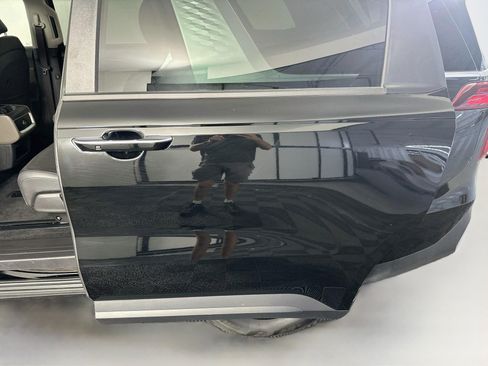 Used 2026 Kia Carnival FWD image 26