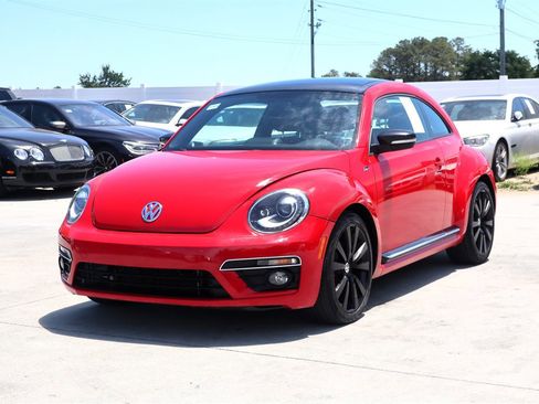 Used 2014 Volkswagen Beetle R-Line FWD image 2