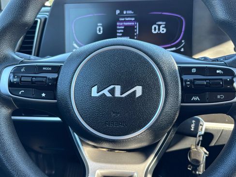 Used 2025 Kia Sportage LX AWD/4WD image 27