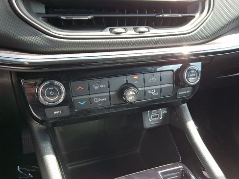 Certified 2022 Jeep Compass Latitude FWD image 16
