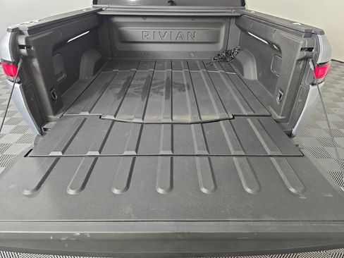 Used 2024 Rivian R1T Adventure image 15