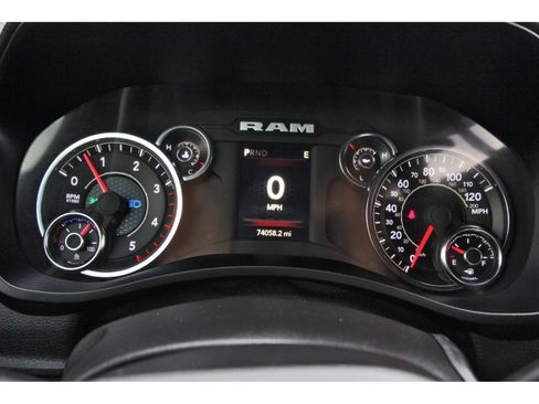 Used 2024 RAM 2500 Tradesman w/ Chrome Appearance Group AWD/4WD image 16