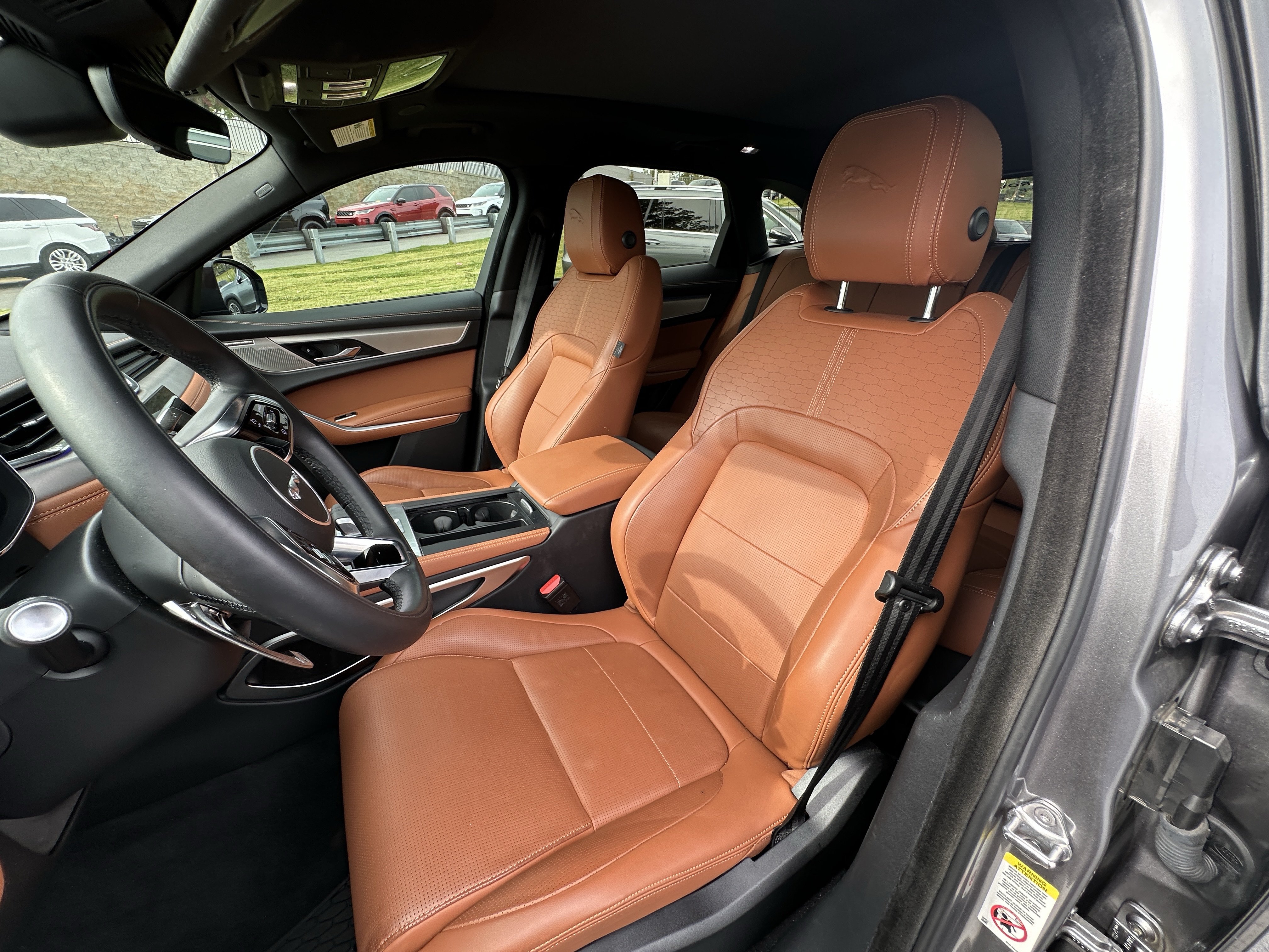 Certified 2026 Jaguar F-PACE R-Dynamic S AWD/4WD image 33