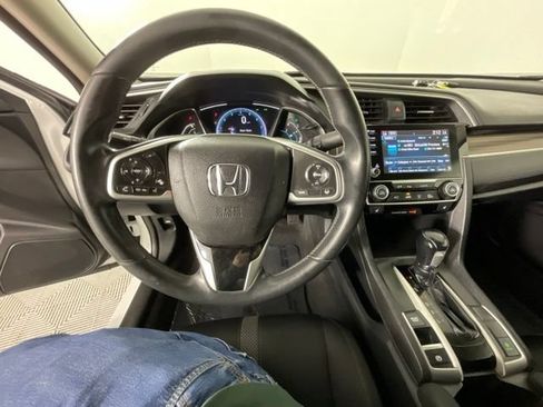 Used 2020 Honda Civic EX image 19