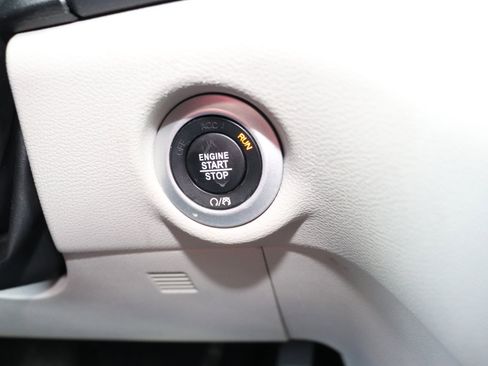 Used 2023 Chrysler Voyager LX image 36