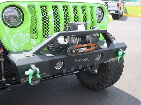Used 2022 Jeep Wrangler Sport AWD/4WD image 10