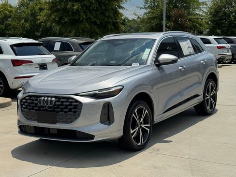 New 2025 Audi Q5 2.0T Premium Plus w/ Premium Plus image 9