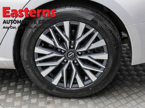 Used 2024 Nissan Altima 2.5 SV image 8