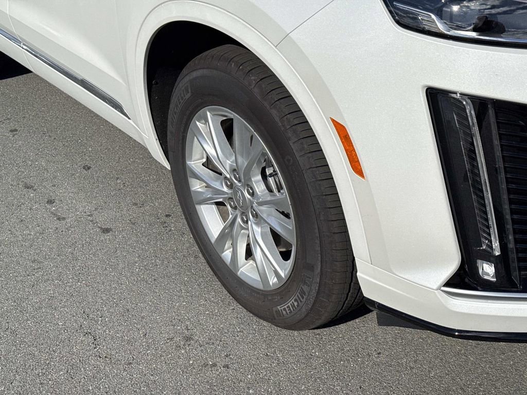 New 2025 Cadillac XT6 Luxury FWD image 7