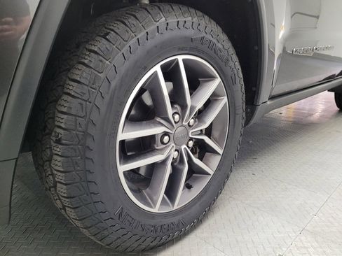 Used 2020 Jeep Grand Cherokee Limited AWD/4WD image 31