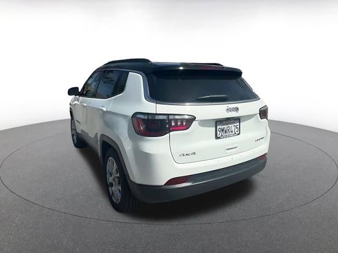 Used 2025 Jeep Compass Limited image 11