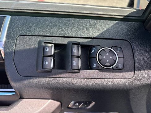 Used 2019 Ford F150 Platinum w/ Technology Package AWD/4WD image 16