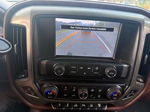 Used 2014 Chevrolet Silverado 1500 High Country w/ High Country Premium Package image 31