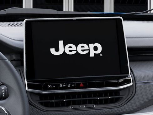 New 2026 Jeep Compass Latitude image 18