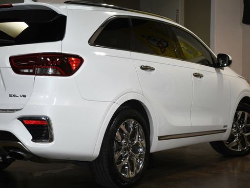 Used 2019 Kia Sorento SX image 56