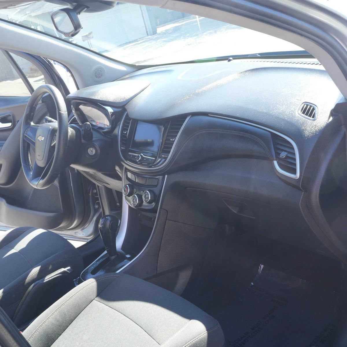 Used 2020 Chevrolet Trax LS FWD image 15