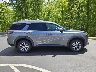 Used 2025 Nissan Pathfinder SL