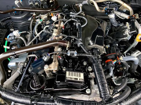 Used 2024 Toyota Tacoma SR image 31