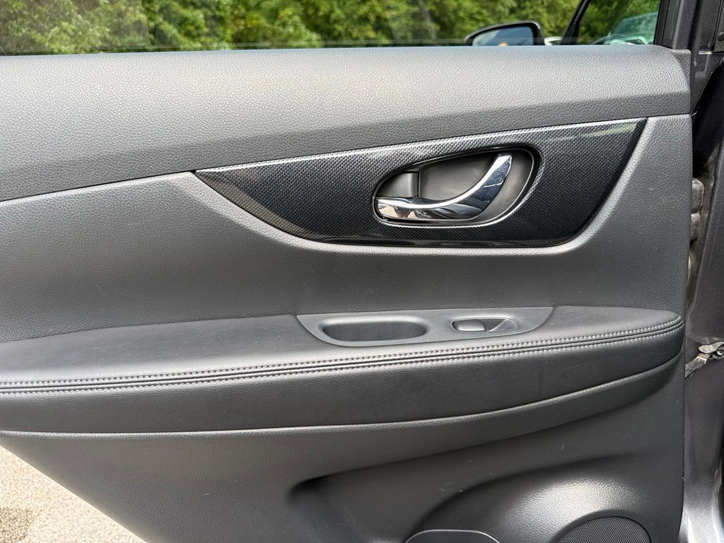 Used 2016 Nissan Rogue SL w/ SL Premium Package AWD/4WD image 33