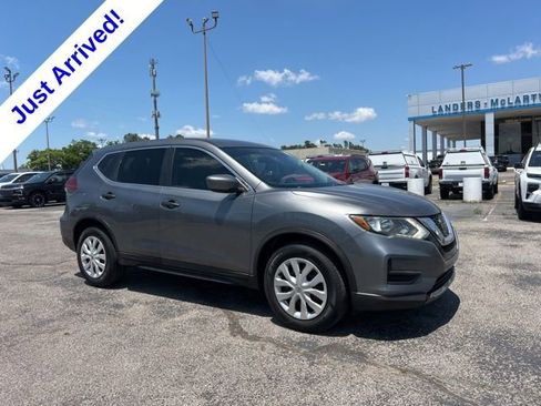 Used 2018 Nissan Rogue S FWD image 1