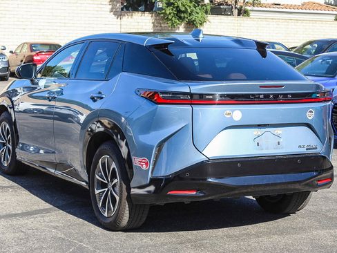 Used 2023 Lexus RZ 450e Premium image 4