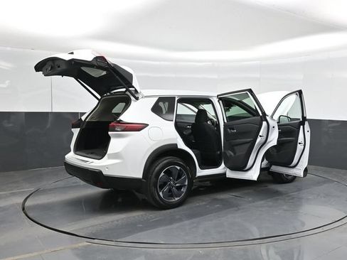 Used 2026 Nissan Rogue SV FWD image 59