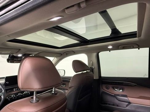 Used 2024 Honda Pilot Elite image 36