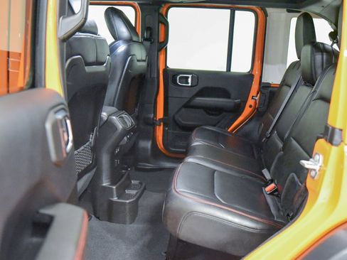 Used 2025 Jeep Wrangler Unlimited Rubicon w/ Technology Group image 17