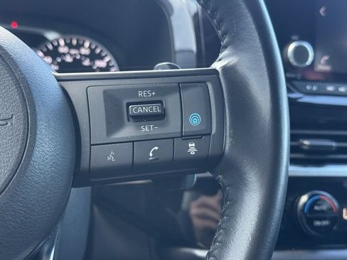 Used 2024 Nissan Pathfinder SV FWD image 23