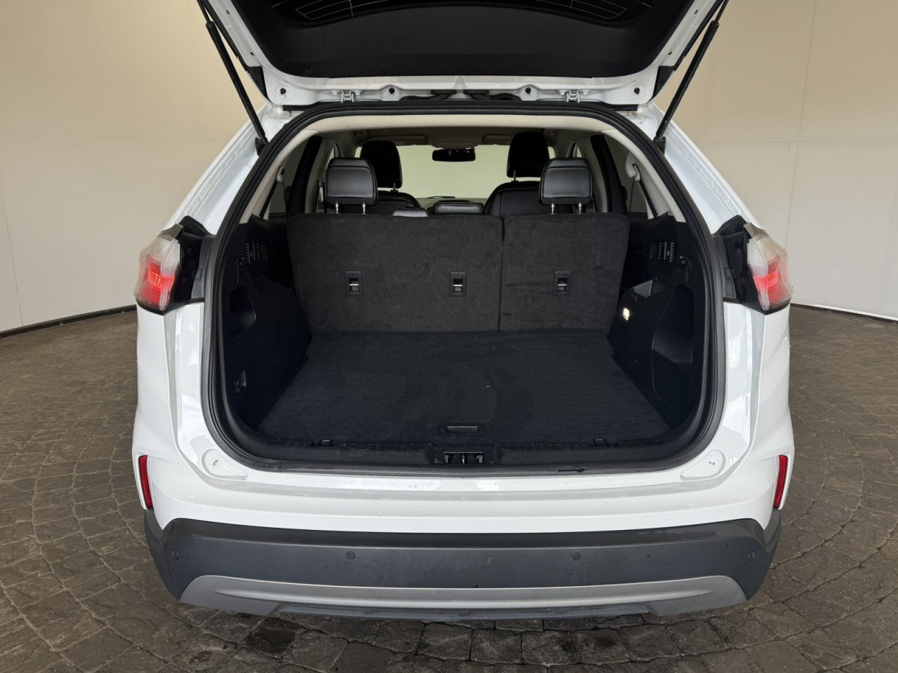 Used 2024 Ford Edge SEL AWD/4WD image 7