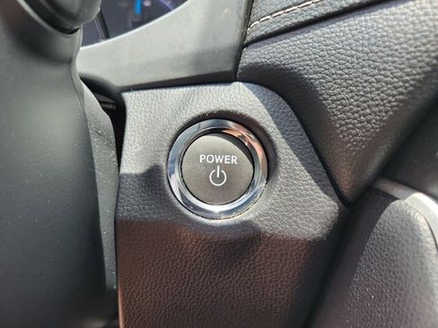 Used 2025 Toyota RAV4 XLE AWD/4WD image 14