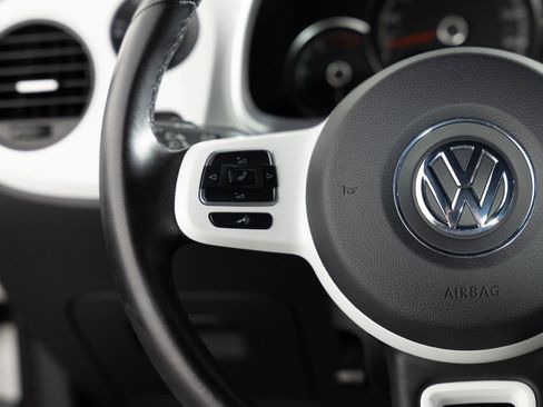 Used 2019 Volkswagen Beetle 2.0T SE w/ SE Premium Package FWD image 30
