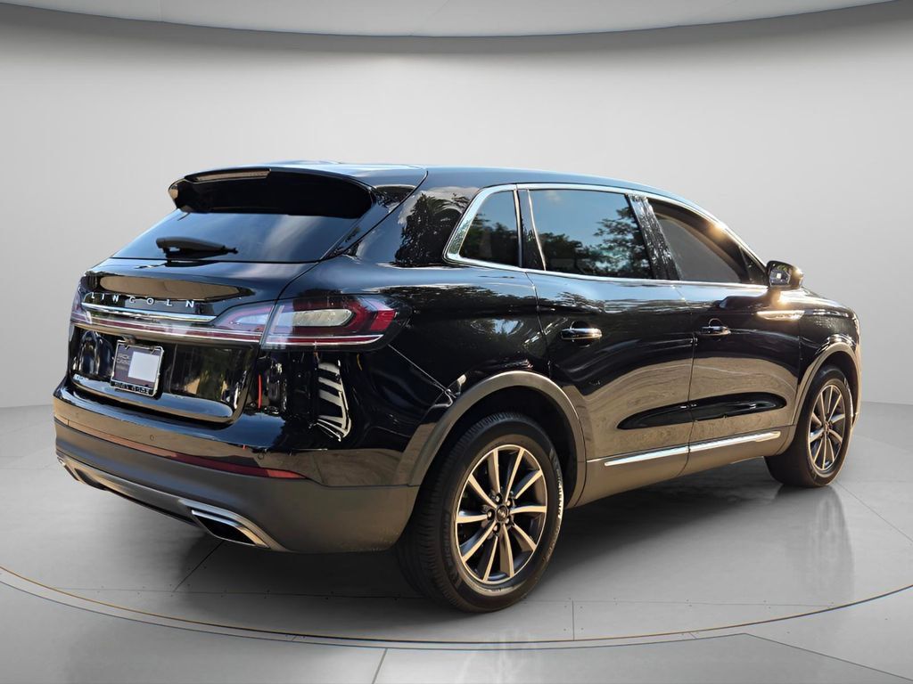 Used 2022 Lincoln Nautilus AWD image 7