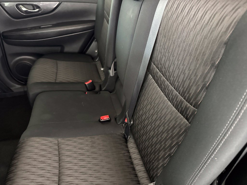 Used 2017 Nissan Rogue SV FWD image 27