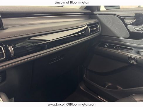 New 2026 Lincoln Aviator AWD w/ Jet Appearance Package image 47